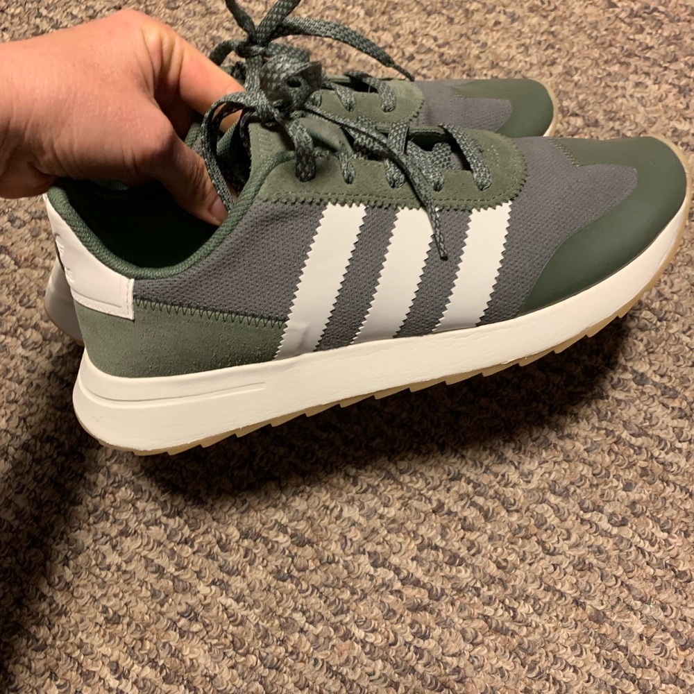Women’s Adidas Flashback shoes size 8